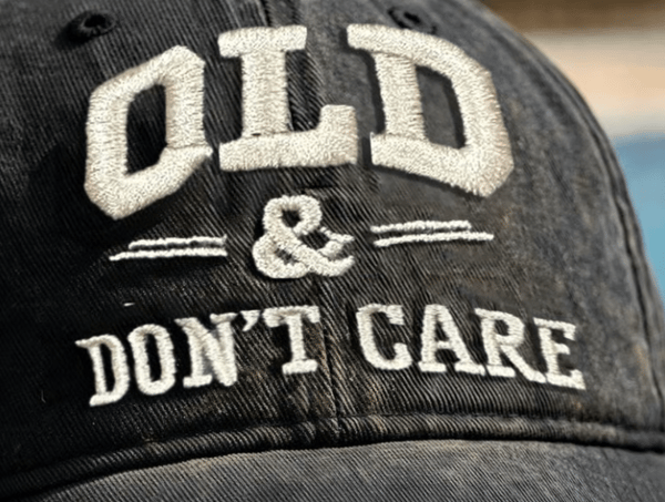 š§¢ 2026 New Year Hot Sale | Vintage Distressed āOLD & DONāT CAREā Cap