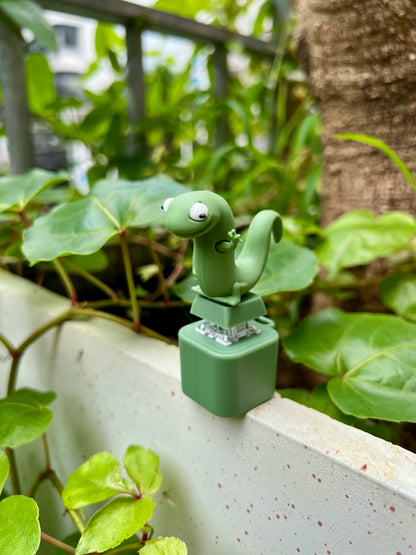 Lizard, Frog & Coquí Button Keychain – Rechargeable LED Light, Color-Changing Sound Toy | Valentine’s Gift for Kids & Adults