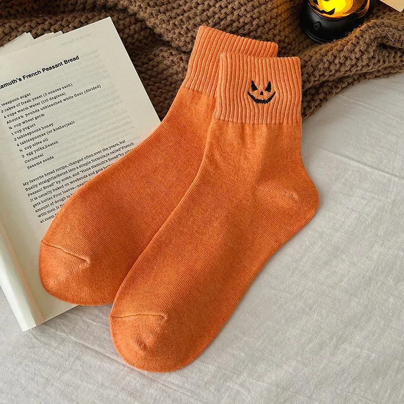 🎃 Women's 5-Pair Halloween Crew Socks Set – Cute Spooky Styles for Cozy Fall Days