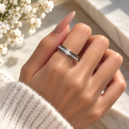 ✨ Sparkle Spinner Fidget Ring – Stylish Rotating Ring for Busy Hands 💍