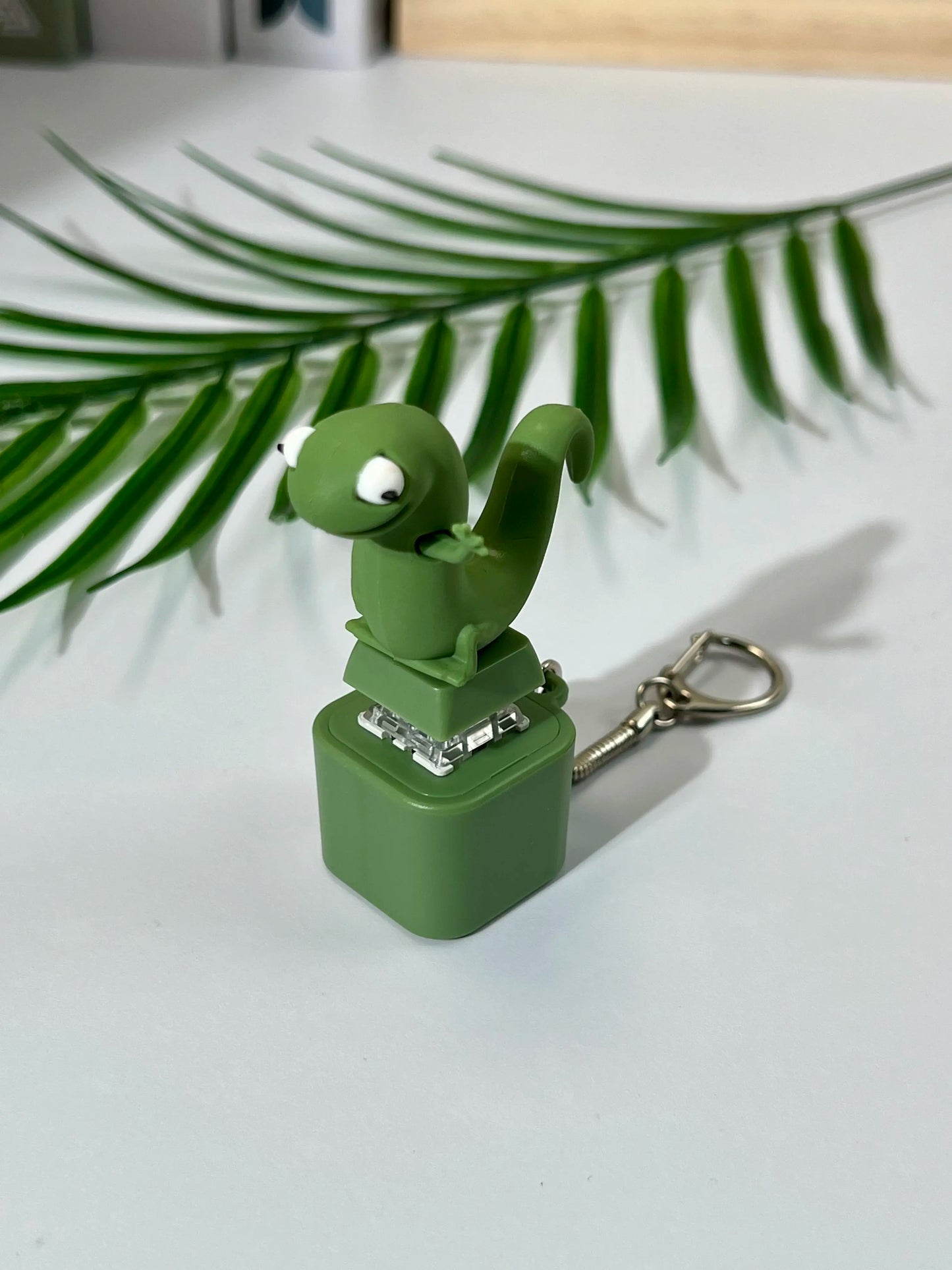Lizard, Frog & Coquí Button Keychain – Rechargeable LED Light, Color-Changing Sound Toy | Valentine’s Gift for Kids & Adults
