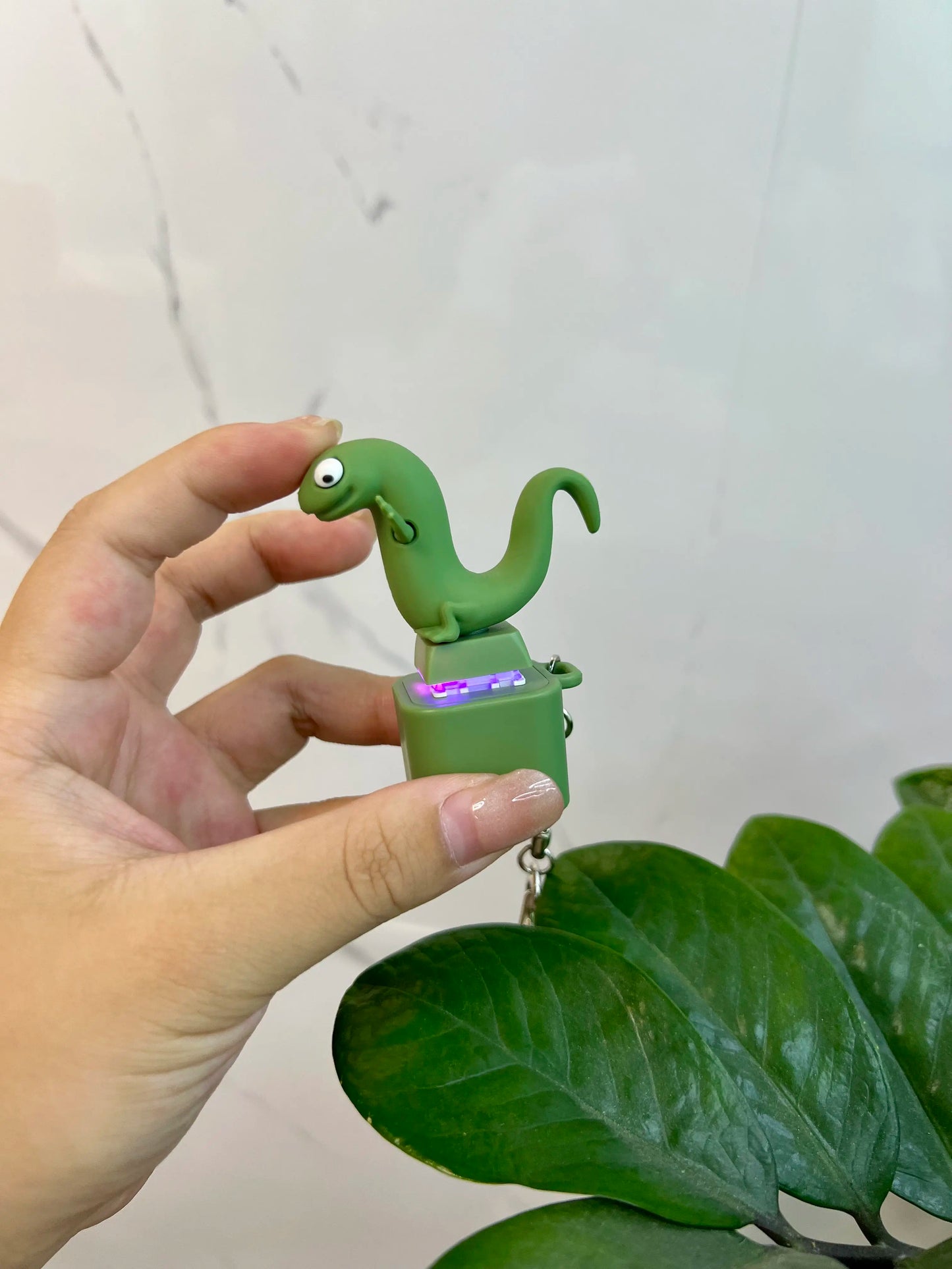 Lizard, Frog & Coquí Button Keychain – Rechargeable LED Light, Color-Changing Sound Toy | Valentine’s Gift for Kids & Adults