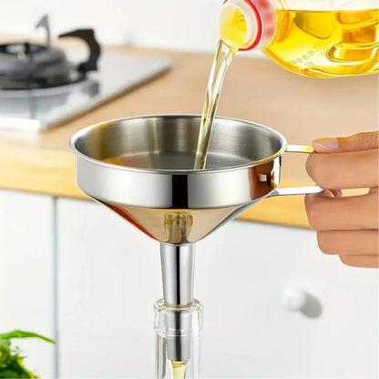 The funnel filter screen is leaking oil, the kitchen oil pouring device is thickened with a large diameter for household use, and the classification filter is a universal funnel